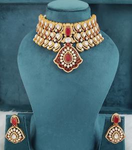 Parure Rani Haar en Or Poli avec Moissanite Polki et Pierre Doublette, Finition Premium, Collier et Boucles d'Oreilles Assorties, Idéale pour les Mariages - Product Image 3