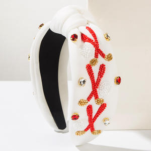 Bandeau noué noir et rouge perlé avec strass pour femme, écologique, fait main, en tissu scintillant pour le sport - Product Image 4