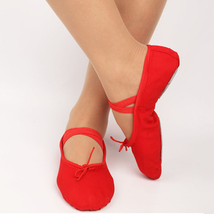 Nouvelles chaussures de ballet en satin doux pour femmes, doublure en coton confortable, semelle fendue, talon plat, pour la scène, la danse et les cours. - Product Image 2