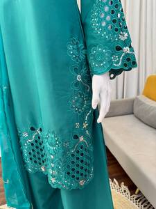 Ensemble Salwar Kameez en soie crêpe verte brodée avec dupatta, tenue de fête indienne pakistanaise pour femmes - Product Image 4