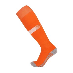 Chaussettes de football antidérapantes en coton 100% avec logo personnalisé, pour équipes, matchs, uniformes de club, mi-hautes, pour hommes, femmes et enfants, Vietnam - Product Image 4