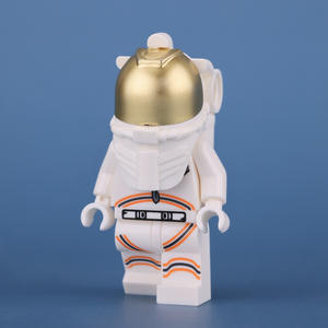 Ensemble de figurines de robots et d'astronautes de science-fiction compatibles, modèle en plastique ABS, jouet unisexe, à partir de 8 ans - Product Image 4
