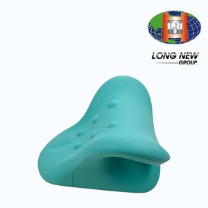 Oreiller de soutien cervical LONGNEW multicolore avec design de massage par acupression - Product Image 2