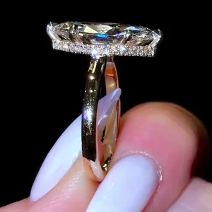 Anillo de Compromiso con Diamante Cultivado en Laboratorio, Corte Marquesa, 3.00Ct, E VVS2, Oro Amarillo de 14K, Certificado IGI - Product Image 5