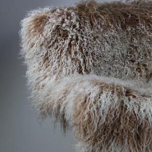 Paneles de piel de oveja tibetana con punta de ostra al por mayor, placas de piel de cordero de Mongolia esmerilada blanca personalizadas para muebles - Product Image 1