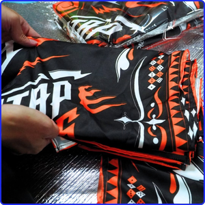 Pañuelo de Seda Satinado con Estampado Animal Cuadrado Vintage Personalizado, Hecho en Vietnam, Pañuelo de Lujo para Cabello y Cuello, Unisex - Product Image 6