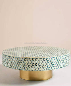 Table basse écologique avec incrustation d'os d'une élégance unique pour le salon pour les occasions de baptême - Product Image 1