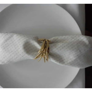 Exquisite Golden Metal Twig Napkin Rings Handmade Leaf Design Metal Serviette Holder For Wedding Banquet And Fine Dining <b>Table</b> - Product Image 1