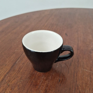แก้วกาแฟเซรามิกสีดำเงา พร้อมส่ง ใช้ซ้ำได้ สำหรับคาปูชิโน ลาเต้ ใช้กับเครื่องล้างจานและไมโครเวฟได้ เหมาะสำหรับร้านกาแฟ โรงแรม เบเกอรี่ และบริการเครื่องดื่ม - Product Image 2