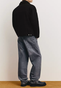 Chaqueta vaquera estilo Tucker con bolsillos delanteros con solapa, cuello combinado de piel sintética y cierre de botones metálicos, hecha de algodón. - Product Image 3