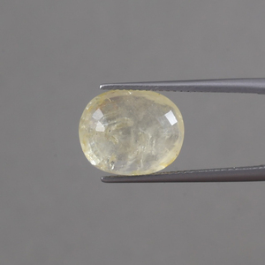 พลอยแซฟไฟร์สีเหลือง TATIWALA รูปไข่ ขนาด 13.5x11 มม. น้ำหนัก 9.65 กะรัต ได้รับการรับรองจาก IGI เหมาะสำหรับทำเครื่องประดับ สีธรรมชาติ 100% น้ำมันสี - Product Image 3