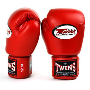 Gants de boxe et de sparring Twins sur mesure, dernière conception OEM, qualité supérieure, couleur rouge, pour entraînement de kickboxing – Meilleures ventes - Product Image 2