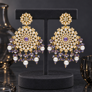 Pendientes de Araña Florales con Piedras Moradas Bañados en Oro y Perlas de Imitación, Joyería de Boda Pakistaní, Suministro al por Mayor Directo de Fábrica - Product Image 4