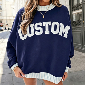 Sweat-shirt tricoté ample personnalisé pour femme, à col montant, manches longues, avec patchwork à carreaux vichy, applique lettre et bordure à carreaux contrastants - Fabricant - Product Image 3