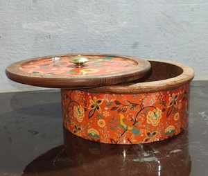 Casserole ronde en bois moderne avec motif floral émaillé, couvercle en acier inoxydable avec insert en verre, écologique, diamètre 24 cm - Product Image 4