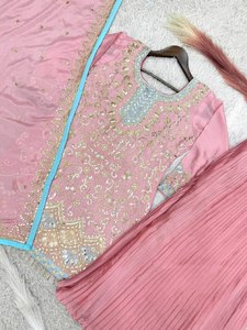 Ensemble Sharara Salwar Kameez 3 Pièces Prêt-à-Porter de Créateur, Style Ethnique Traditionnel Indien, Broderie, Coupe Ajustée, Réversible, Cousu pour les Fêtes - Product Image 4