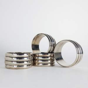 Anillo de Servilleta de Metal de Diseño para Comedor, Mejora la Presentación de las Servilletas con un Atractivo Metálico Elegante - Product Image 1