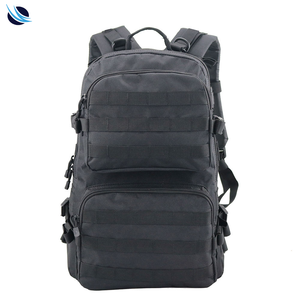 Sac à dos tactique de randonnée et de camping 70L, imperméable avec doublure en PVC, grand sac de voyage, sac à dos MOLLE pour l'extérieur, ceinture à coussin d'air - Product Image 2