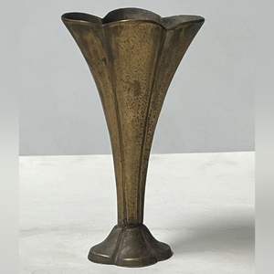 Jarrón de Latón Hecho a Mano, Jarrón de Latón con Acabado Antiguo, Jarrón Decorativo de Latón Sólido, Jarrón de Latón para Flores de Estilo Vintage, Grabado - Product Image 1