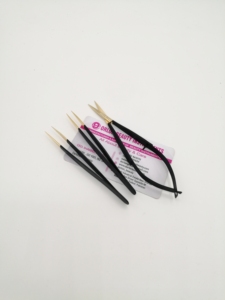 Pinzas de Cejas de Acero Inoxidable con Punta Inclinada y Recubrimiento de Color, Pinzas de Cejas de Primera Calidad con Logotipo Personalizado y Tijeras para Cejas con Resorte - Product Image 2