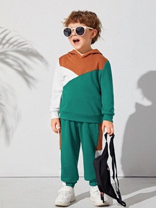 Conjunto Deportivo de Verano para Niños, Sudadera de Manga Corta con Cuello Redondo y Pantalones Cortos con Cintura Elástica, Estilo Casual - Product Image 2