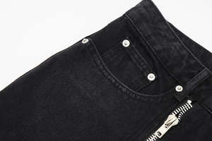 Jean en denim noir délavé style dernière tendance avec fermeture éclair, personnalisable OEM, streetwear, lavable, par GHULAM GOODS SPORTS - Product Image 5