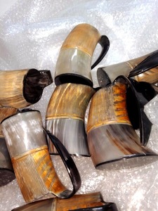 Jarra de cuerno más vendida para exhibición en bares o colección en el hogar, artículo único hecho a mano, disponible a un precio razonable. - Product Image 3