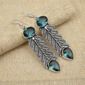 Pendientes de Plata de Ley 925 con Alejandrita, Joyería Hecha a Mano, Regalo de Aniversario - Product Image 1