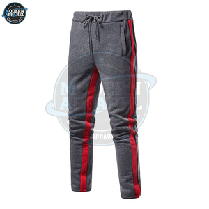 Nouveaux ensembles de survêtements de qualité pour hommes – Tenues décontractées de fitness et de jogging pour hommes – Ensembles de survêtements unis avec détails latéraux pour l'entraînement - Product Image 6