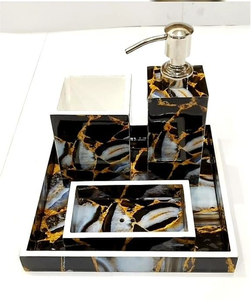 Ensemble cadeau d'accessoires de salle de bain en résine faits à la main, cinq pièces, parmi les plus vendus - Product Image 1