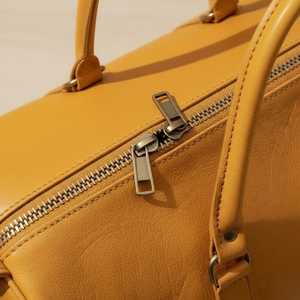 Sac de sport de voyage en PU imperméable léger de haute qualité, sac de sport portable pour la gym, le fitness, le yoga et le week-end pour hommes et femmes - Product Image 2