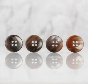 Boutons en corne de buffle brun, artisanat naturel, durables, ronds, faits à la main par Blossom Craft India - Product Image 2