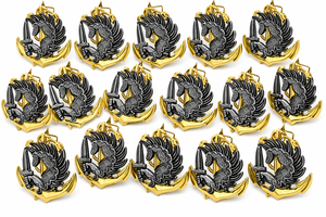 Badges métalliques faits à la main, épingles de revers légères et tendance, badges décoratifs de haute qualité, vente en gros, usine OEM - Product Image 5