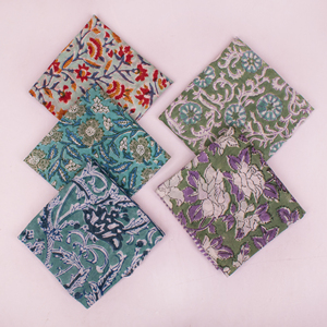 Pañuelo Cuadrado Pequeño Personalizado, Bandana con Estampado, Pañuelo para el Cuello, Pañuelo para la Cabeza para Mujer, Hecho 100% de Algodón - Product Image 2