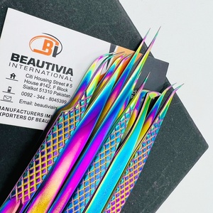 แหนบปลายขนตาพลาสติกสีรุ้งแบบปรับแต่งโลโก้ได้ตามต้องการ - Product Image 1