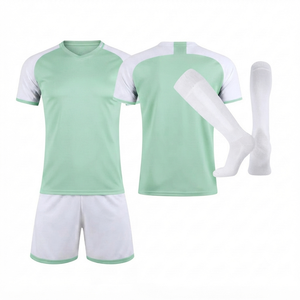 Conjunto de Uniforme de Fútbol Personalizado Verde Menta y Blanco, Transpirable, de Malla, Unisex, Venta al Por Mayor, Secado Rápido - Product Image 1