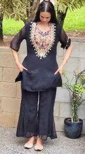 Nouvel ensemble kurta et palazzo noir brodé pour mariage et soirée, col halter, en tissu organza Tebby lourd infroissable - Product Image 3