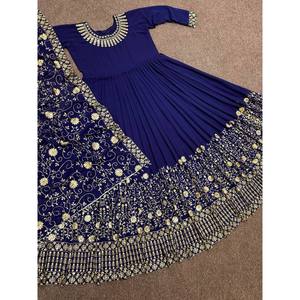 Conjunto de Vestido y Dupatta para Mujer con Bordado de Lentejuelas y Borde de Encaje - Product Image 3