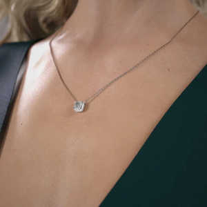 Collar con Colgante de Diamante Solitario con Engaste de Bisel, Chapado en Oro Blanco de 14K, Colgante de Moissanita, Joyería Minimalista para Mujer - Product Image 3