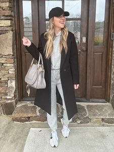 Survêtements d'hiver de haute qualité pour femmes, légers, respirants, taille et design personnalisés, sweats à capuche courts - Product Image 4