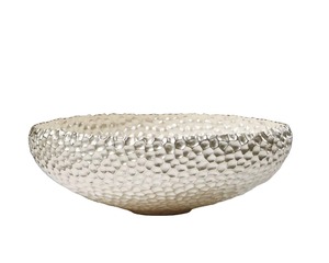 Moderna Bandeja Decorativa para Servir Alimentos, Hermosamente Elaborada a Mano, Tazón de Metal Martillado - Product Image 1