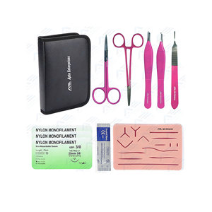 Le kit complet de pratique de suture chirurgicale Medic Instruments comprend des outils de suture incurvés et des fournitures de formation - Product Image 1