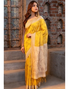 Sari de Seda Tussar KV Mustard con Diseños de Follaje Tejidos y Blusa sin Coser - Product Image 2