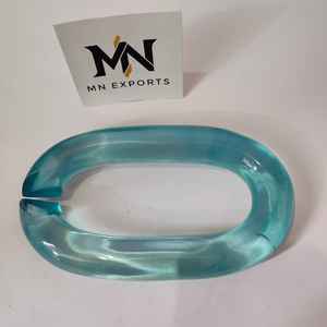 Adornos de Pared Personalizados de Alta Calidad, Hechos a Mano, con Cadenas, Decoración para el Hogar, Adornos de Resina para Habitaciones, Artículos Acrílicos Adorables, Artesanía en Resina - Product Image 1