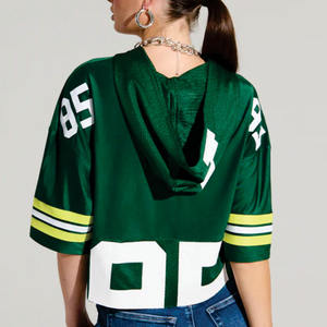 เสื้อเจอร์ซีย์อเมริกันฟุตบอลแบบครอปมีฮู้ดสำหรับผู้หญิง คุณภาพสูง ขายส่ง ผลิตจากโพลีเอสเตอร์ 100% รับสกรีนหมายเลขตามสั่ง เสื้อยืดสตรีทแวร์ - Product Image 3