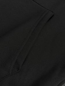 เสื้อฮู้ดดี้ผู้ชายสีดำกำมะหยี่พิมพ์ลายกราฟิกที่แขนเสื้อ รับผลิตแบบ OEM ODM ขายส่งเสื้อผ้า - Product Image 5