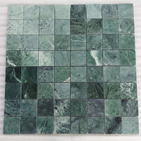 Mosaïque de parquet en marbre vert indien traditionnel attrayante, résistante à l'eau, écologique, pour crédence de cuisine d'hôtel et piscine