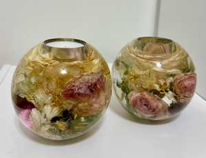 Portavelas Hecho a Mano con una Mezcla de Cristal y Resina, Diseño Moderno y Estilo de Lujo para Decoración del Hogar y la Sala de Estar - Product Image 1