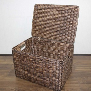 Hot Selling Brown Water Hyacinth Storage Box Woven Storage <b>Basket</b> <b>with</b> Hinged <b>Lid</b> - Product Image 1