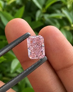 เพชร Radiant Lab Grown 1 กะรัต สีชมพูแฟนซี SI1 รับรองโดย IGI แบบ CVD 3EX คุณภาพการเจียระไนเยี่ยม ผู้จัดจำหน่าย B2B สำหรับผู้ค้าและผู้นำเข้าเพชร - Product Image 5